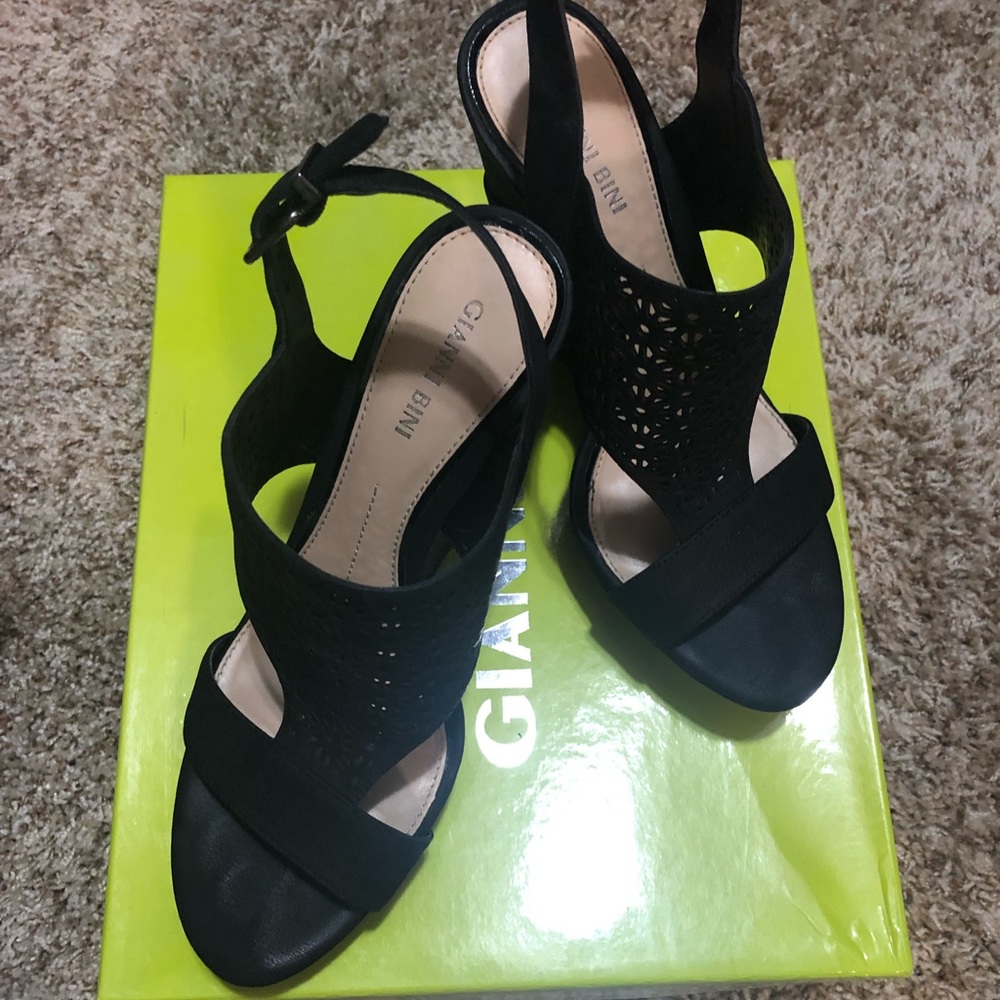 Gianni Bini sz 8 black wedges